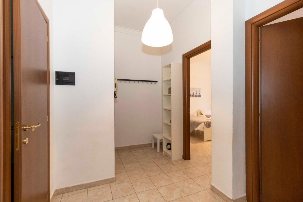 Apartment Rivoli Subway Roomy Flat *